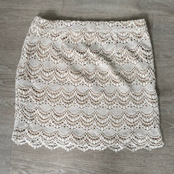 LOVE 21 Scalloped Crochet Skirt - Picture 2 of 4
